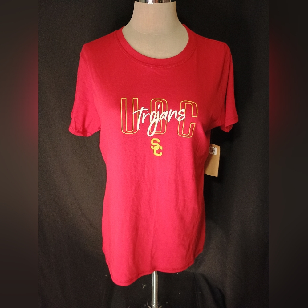USC red T-shirt